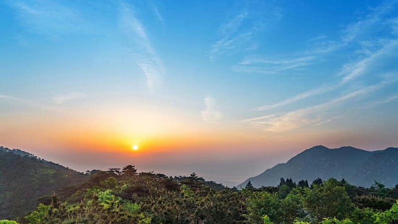廬山日出