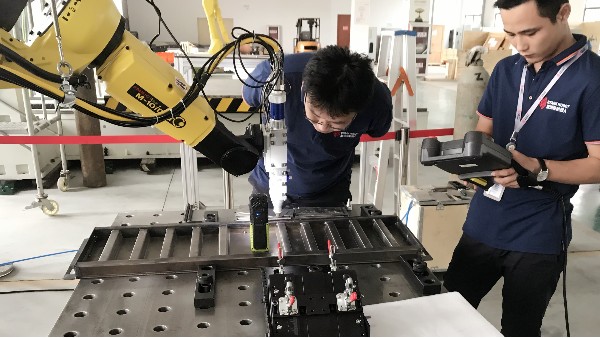 不銹鋼激光焊接機操作